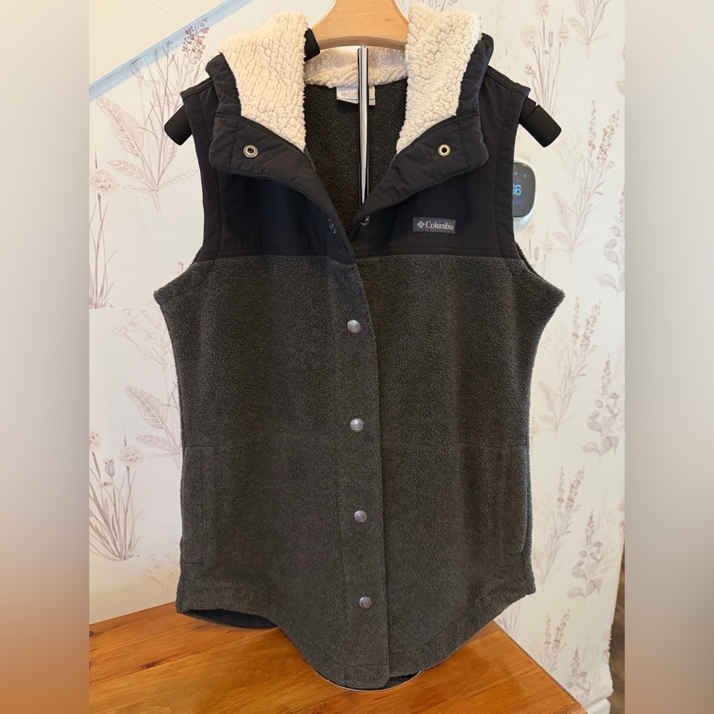 Women’s Columbia Benton Springs Overlay Fleece Vest With Hood / Size M
